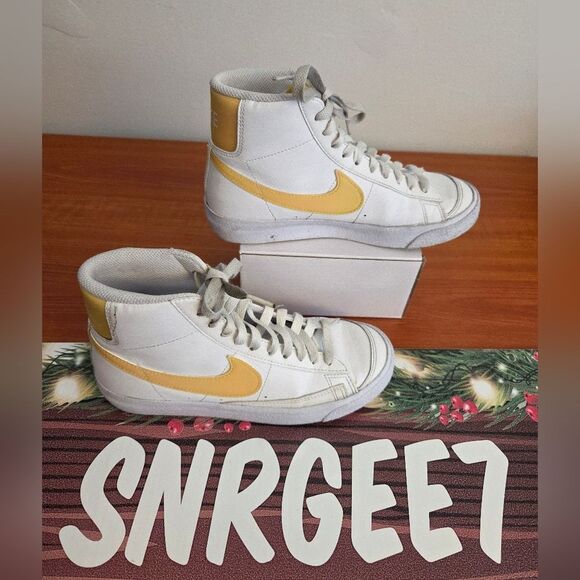 Nike Shoes - Nike BLAZER High Top Women/kids Sneakers NWD Sz 4.5y Retro Yellow Swoosh Mid 77